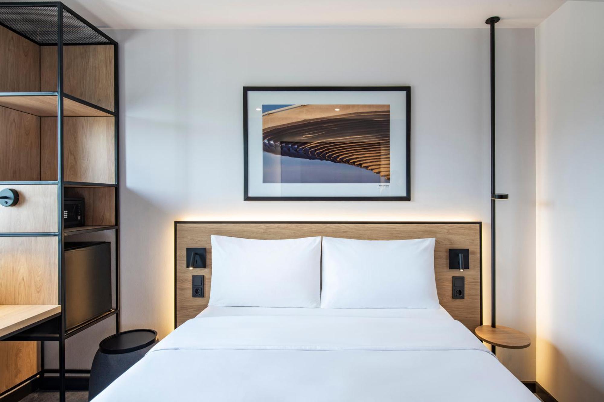 Hotel Ibis Tbilisi Airport Extérieur photo