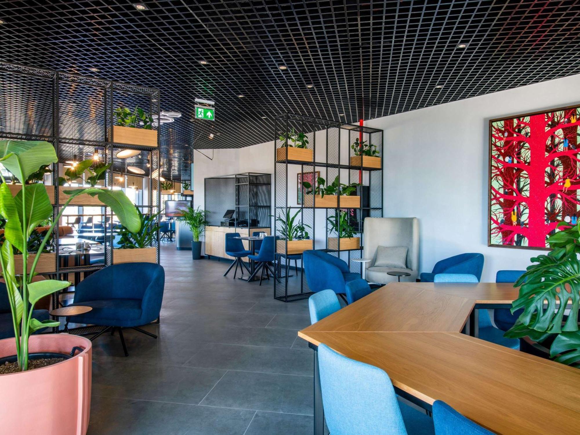 Hotel Ibis Tbilisi Airport Extérieur photo